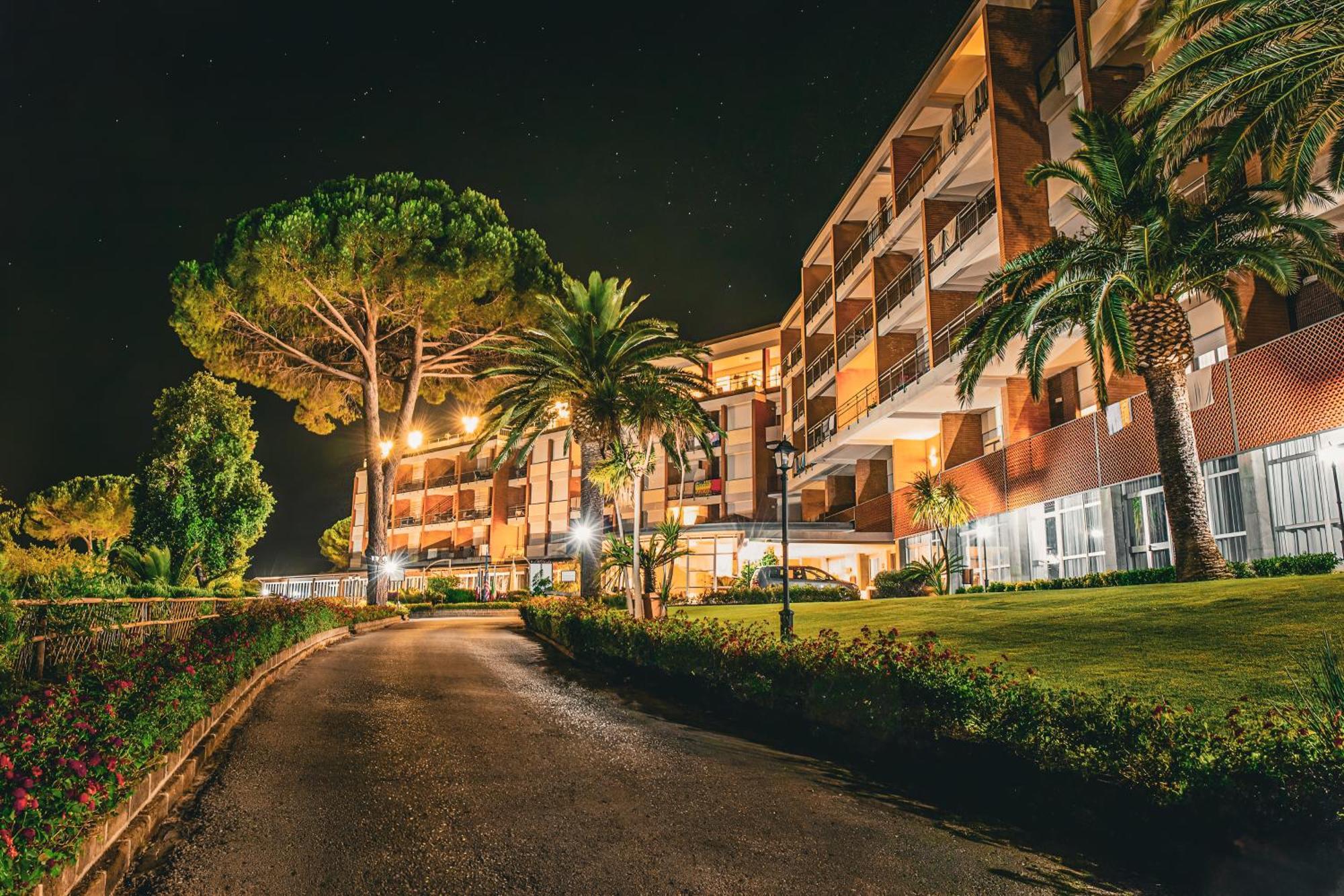 Hotiday Room Collection - Porto Azzurro Capoliveri  Exteriör bild