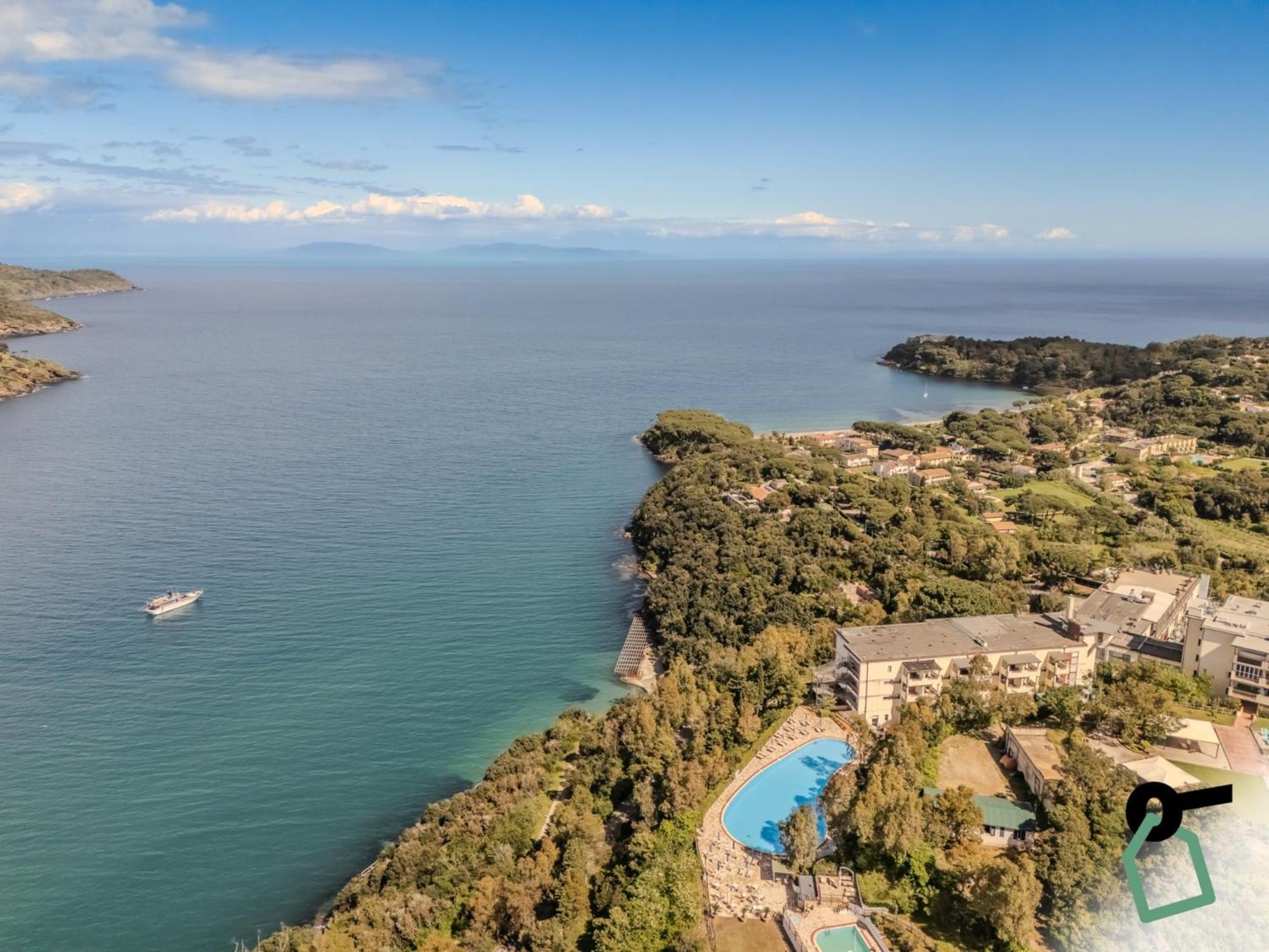 Hotiday Room Collection - Porto Azzurro Capoliveri  Exteriör bild